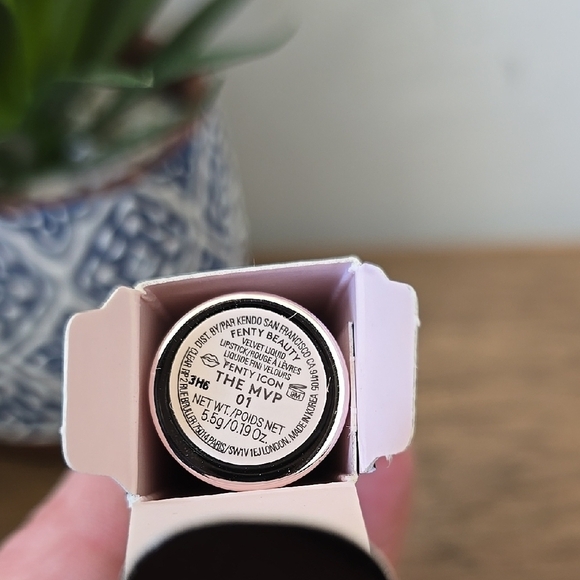 Fenty - Fenty Icon Velvet Liquid Lipstick in The MVP​​ - Picture 8 of 16